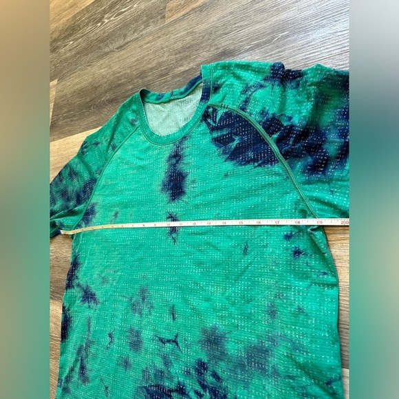 LULULEMON Men’s Green Tye Dye Metal Vent Tech Short Sleeve Shirt Size Medium - Picture 4 of 9